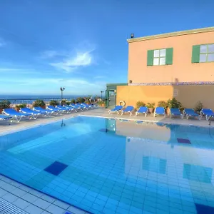 Vivaldi 4* Saint Julian's